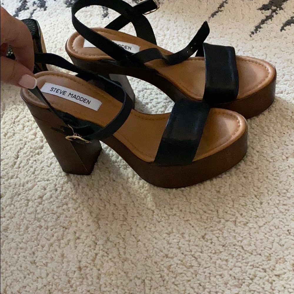 Steve Madden platform sandal